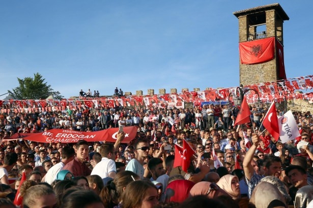 Erdoğan Ailesi Arnavutluk'ta Gözyaşlarına Boğuldu' 12