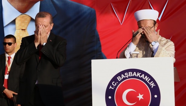 Erdoğan Ailesi Arnavutluk'ta Gözyaşlarına Boğuldu' 7