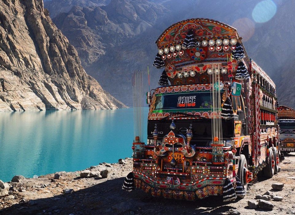 Pakistan'ın süslü kamyonetleri 1