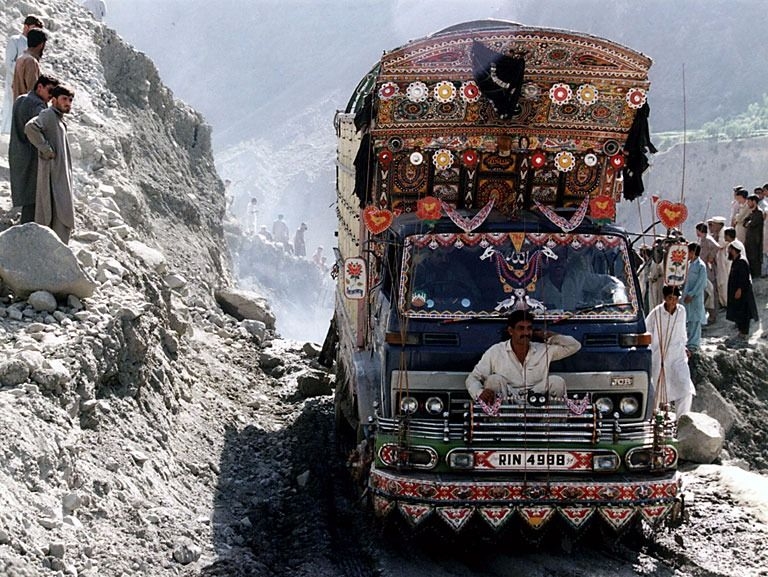Pakistan'ın süslü kamyonetleri 16