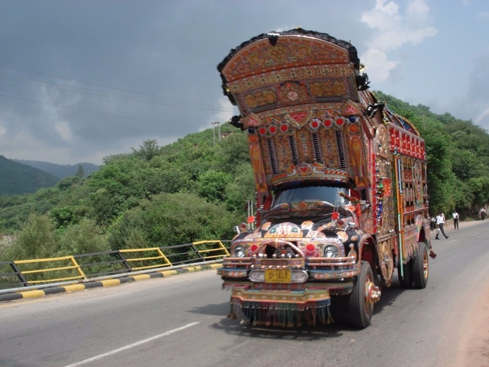 Pakistan'ın süslü kamyonetleri 3