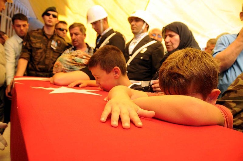 Şehit Cenazesinde Gözyaşı Sel Oldu 3