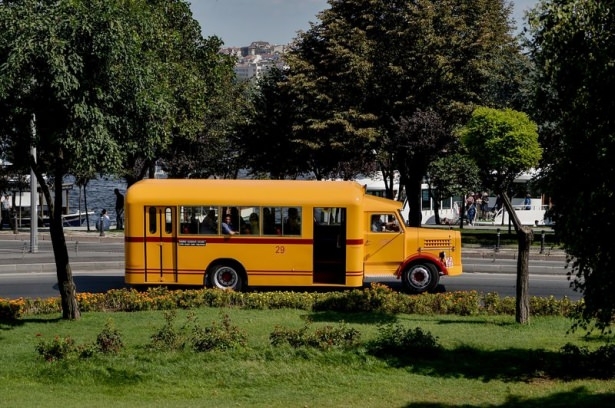 İETT'nin Nostalji Otobüsleri İstanbul Sokaklarında 1