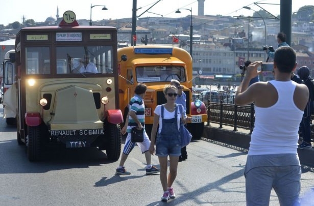İETT'nin Nostalji Otobüsleri İstanbul Sokaklarında 17