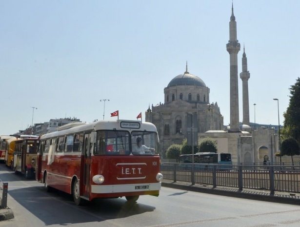 İETT'nin Nostalji Otobüsleri İstanbul Sokaklarında 32