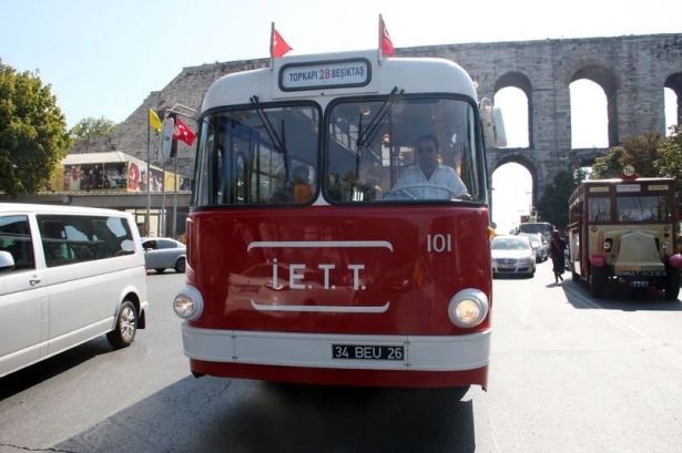 İETT'nin Nostalji Otobüsleri İstanbul Sokaklarında 33