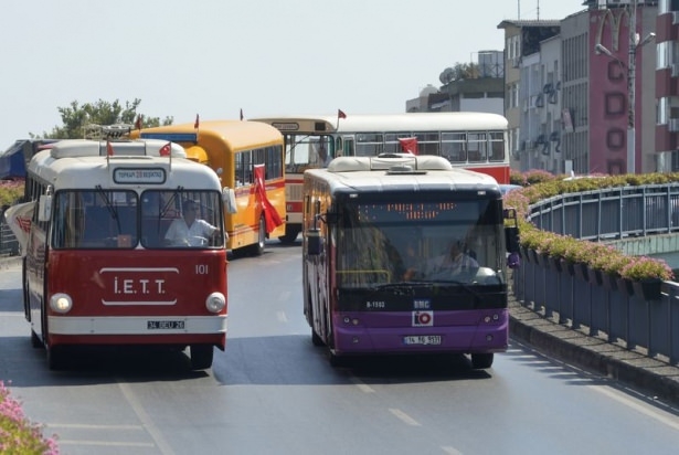 İETT'nin Nostalji Otobüsleri İstanbul Sokaklarında 34