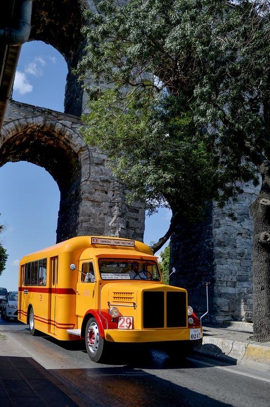 İETT'nin Nostalji Otobüsleri İstanbul Sokaklarında 36
