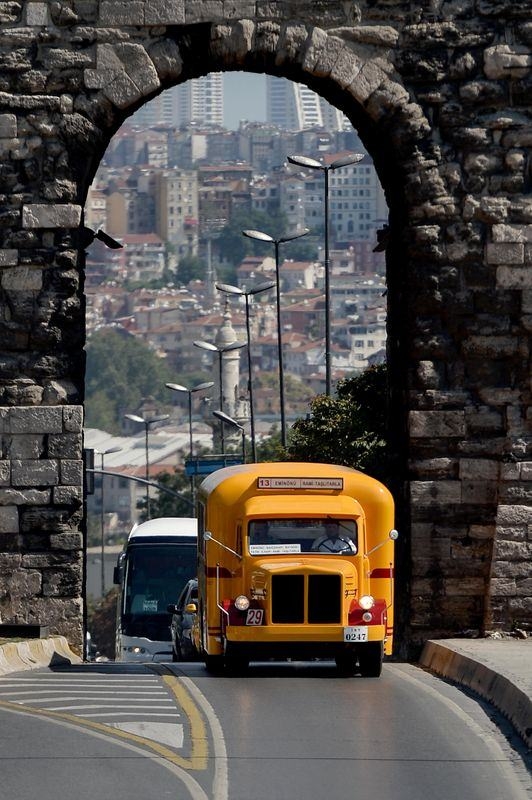 İETT'nin Nostalji Otobüsleri İstanbul Sokaklarında 37