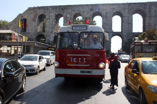 İETT'nin Nostalji Otobüsleri İstanbul Sokaklarında 38