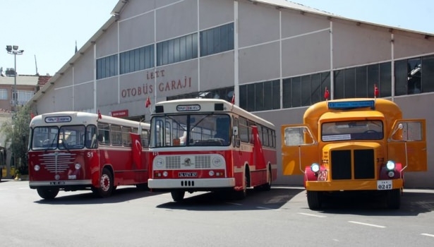 İETT'nin Nostalji Otobüsleri İstanbul Sokaklarında 4
