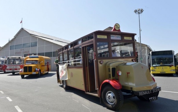 İETT'nin Nostalji Otobüsleri İstanbul Sokaklarında 40