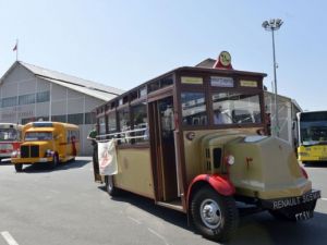 İETT'nin Nostalji Otobüsleri İstanbul Sokaklarında