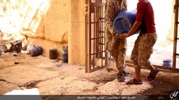 IŞİD, 2 Bin Yıllık Tapınağı Havaya Uçurdu 2