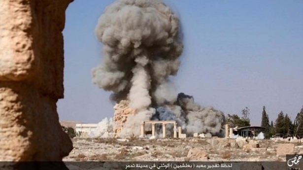 IŞİD, 2 Bin Yıllık Tapınağı Havaya Uçurdu 3