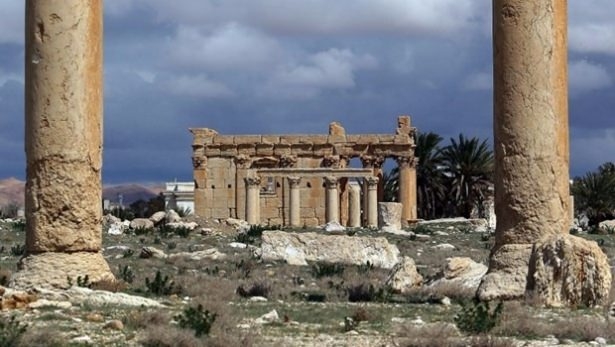 IŞİD, 2 Bin Yıllık Tapınağı Havaya Uçurdu 8