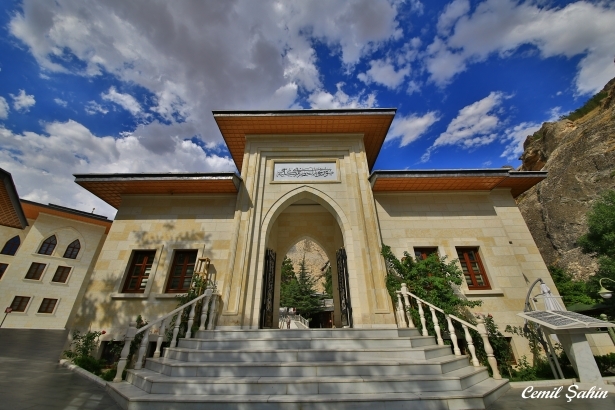 Osmanlı Coğrafyasının Manevi Mimarı 16