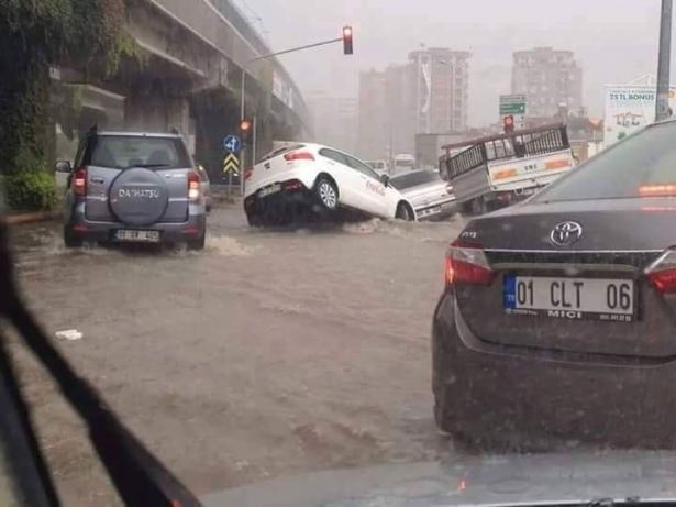 Adana'da Yağış Sonrası Ev Ve İşyerlerini Su Bastı! 21