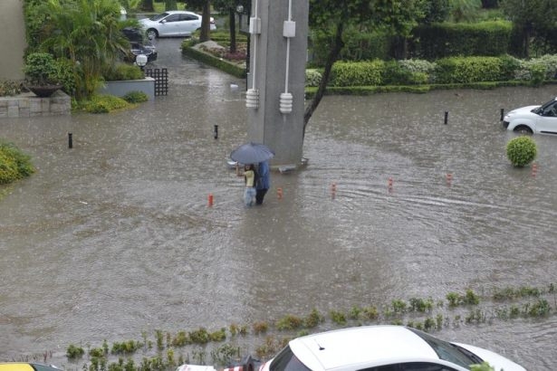 Adana'da Yağış Sonrası Ev Ve İşyerlerini Su Bastı! 35