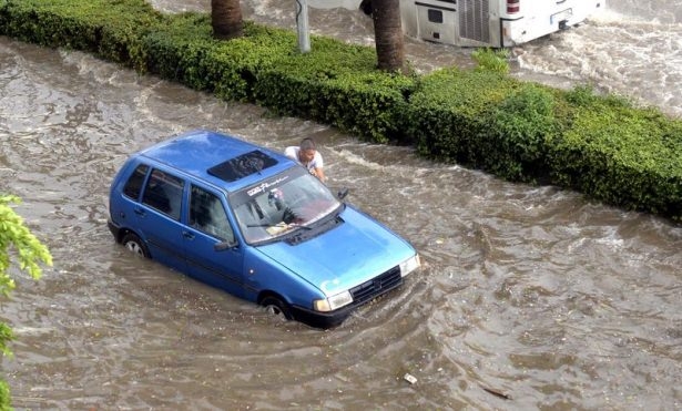 Adana'da Yağış Sonrası Ev Ve İşyerlerini Su Bastı! 45