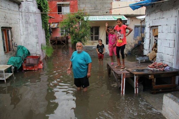 Adana'da Yağış Sonrası Ev Ve İşyerlerini Su Bastı! 51