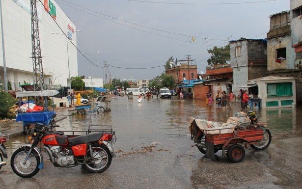 Adana'da Yağış Sonrası Ev Ve İşyerlerini Su Bastı! 64