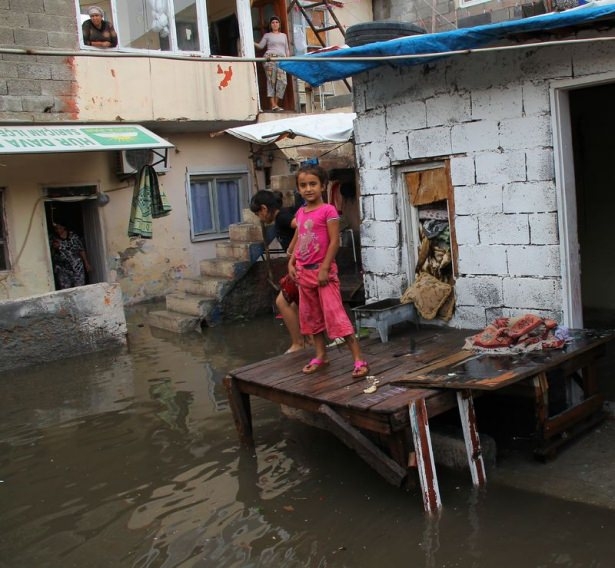 Adana'da Yağış Sonrası Ev Ve İşyerlerini Su Bastı! 65