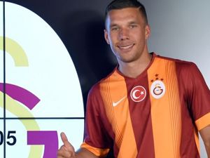 Galatasaray'lı Yıldız Podolski Takım Satın Aldı!