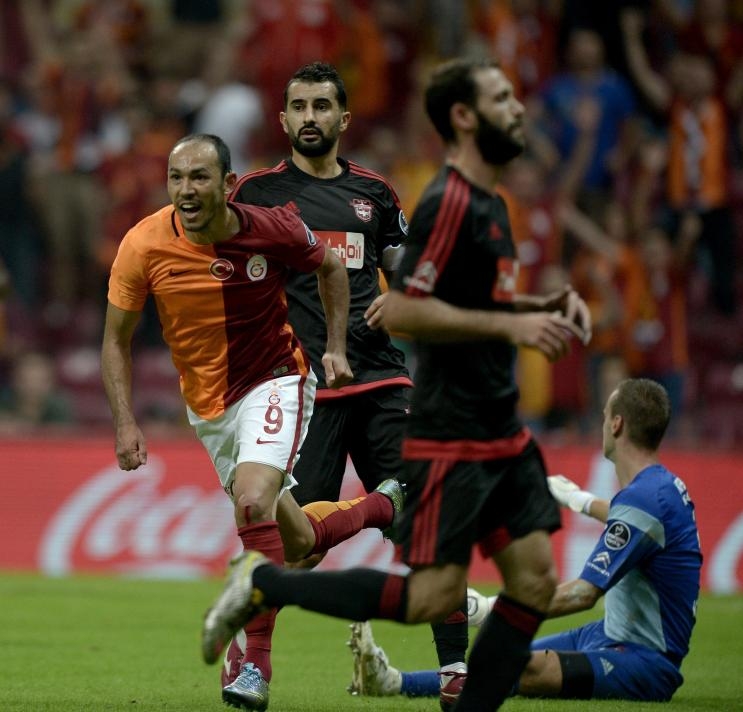 Galatasaray'dan Bu Sezon Bir İlk! 14