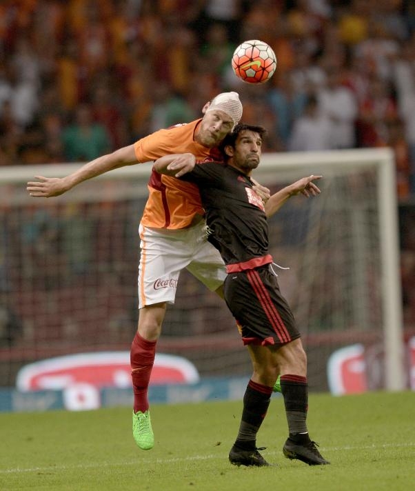 Galatasaray'dan Bu Sezon Bir İlk! 16