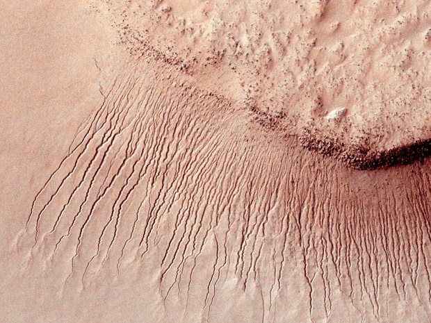 Nasa, Mars'ta Tuzlu Su Buldu 3