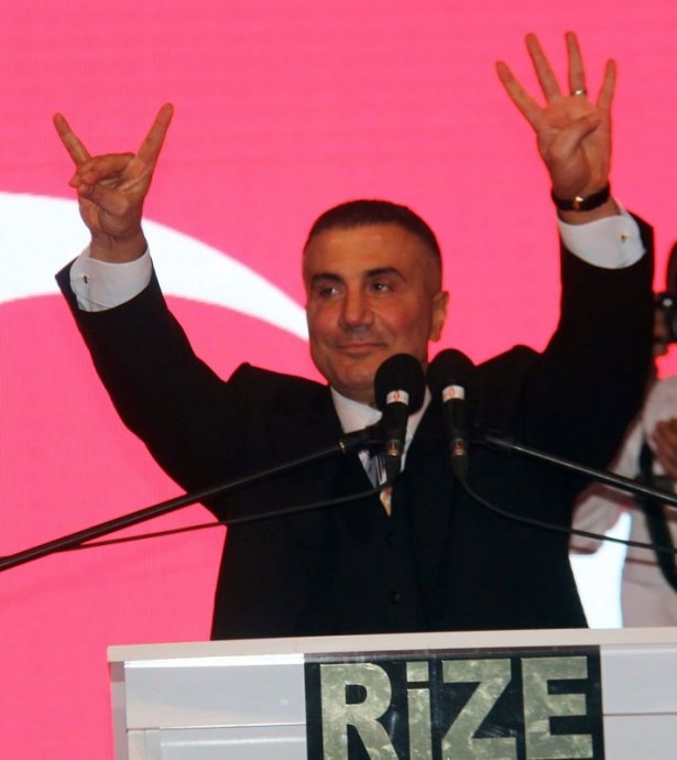 Sedat Peker, Ülkücü İşaretiyle AK Parti'ye Oy İstedi 11