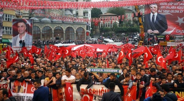 Sedat Peker, Ülkücü İşaretiyle AK Parti'ye Oy İstedi 13