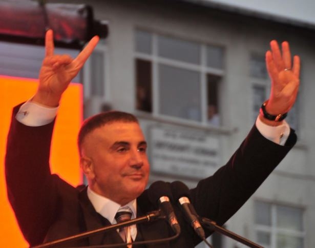 Sedat Peker, Ülkücü İşaretiyle AK Parti'ye Oy İstedi 4