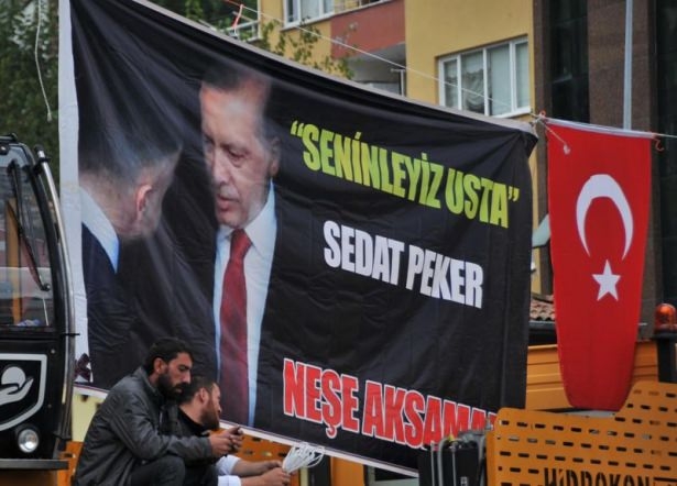 Sedat Peker, Ülkücü İşaretiyle AK Parti'ye Oy İstedi 5