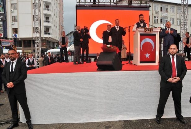 Sedat Peker, Ülkücü İşaretiyle AK Parti'ye Oy İstedi 7