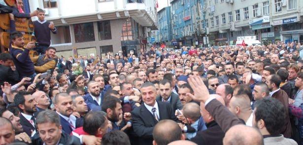 Sedat Peker, Ülkücü İşaretiyle AK Parti'ye Oy İstedi 9