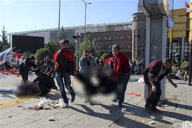 Ankara'daki Patlamadan Kan Donduran Görüntüler! 114