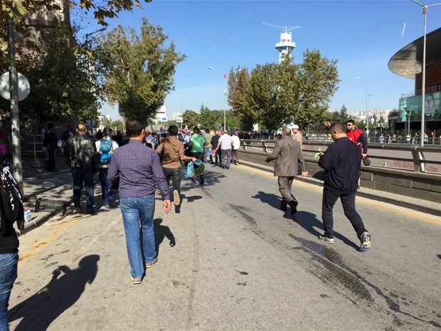 Ankara'daki Patlamadan Kan Donduran Görüntüler! 52