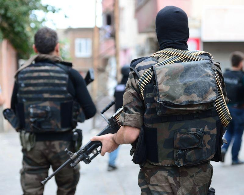 Diyarbakır'da Terör Örgütüne Operasyon 1