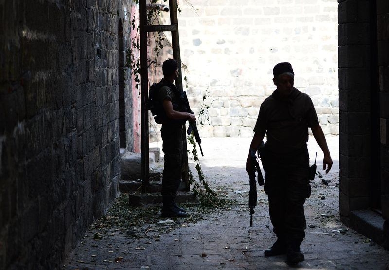 Diyarbakır'da Terör Örgütüne Operasyon 2