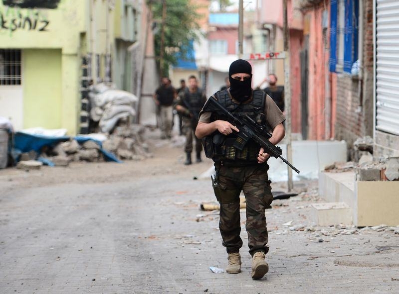 Diyarbakır'da Terör Örgütüne Operasyon 43