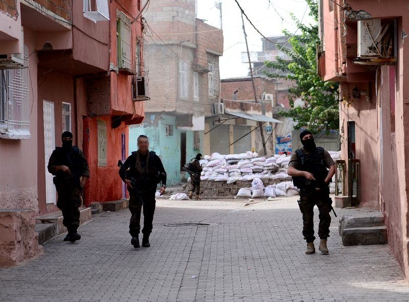 Diyarbakır'da Terör Örgütüne Operasyon 46