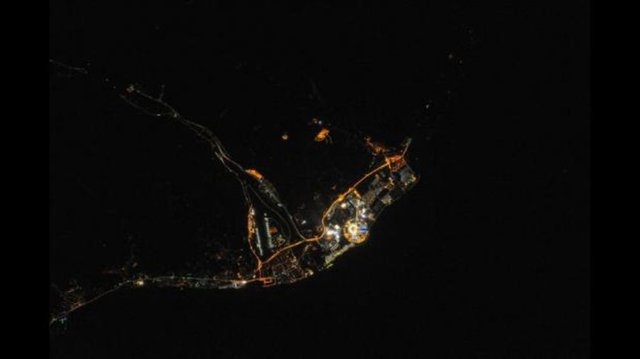 Dünya Gece Uzaydan Böyle Görünüyor! 42
