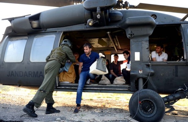 Oy Pusulaları Helikopterle Taşındı! 24