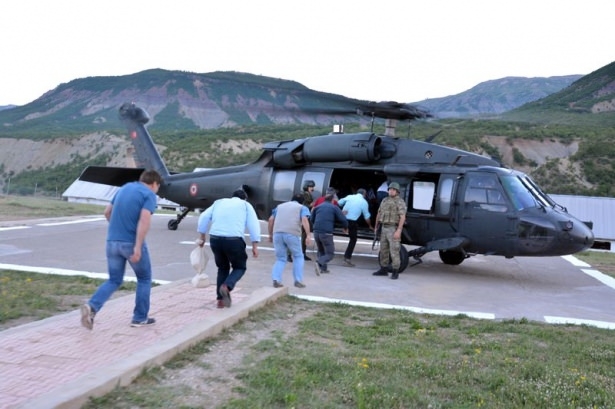 Oy Pusulaları Helikopterle Taşındı! 37