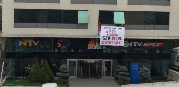 Eylemciler NTV Binasını Bastı! 1