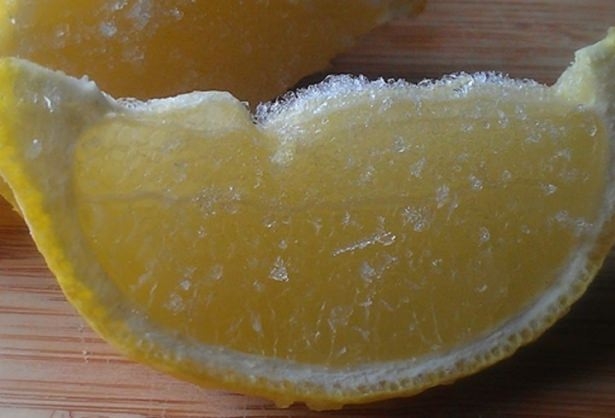 Dondurulmuş Limonun Şaşırtan Faydaları! 6