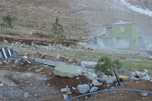 Asker PKK'nın 'Mahkeme'sini Yıktı 10