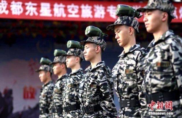 Çin'li Muhafızların İnanılmaz Eğitimi! 12